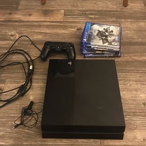 Ps4 with 5 games and one controller